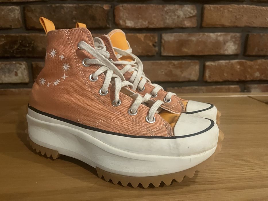 Converse na platformie