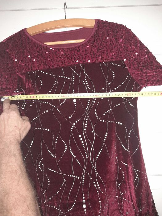 Sprzedam dwie nowe, piękne, czerwone sukienki imprezowe z cekinami