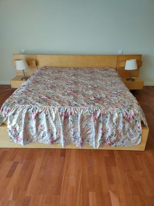 Colcha cama casal antiga.