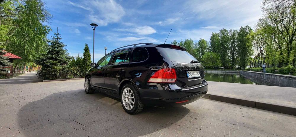 Продам Гольфа універсал 2008 року. Газ бензин. Мотор 1,6. 102 к.с.