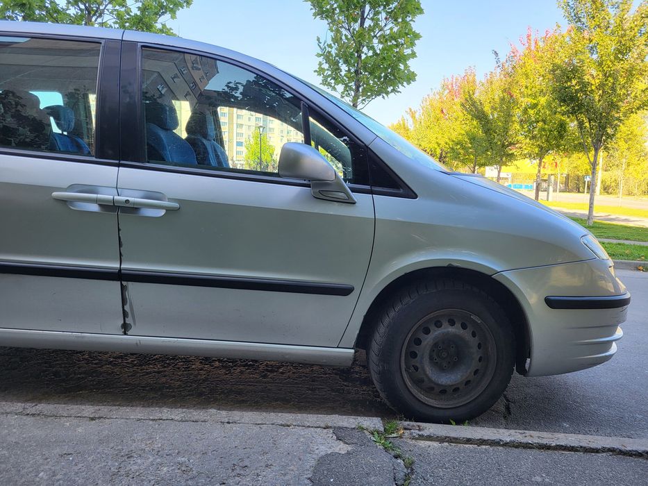 мінівен Fiat Ulysse