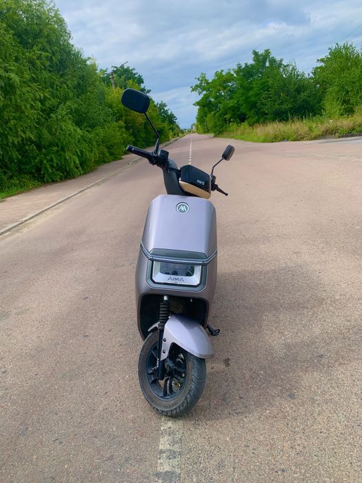 Aima a 700 електро скутер