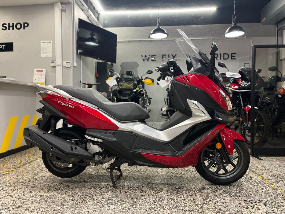 SYM Cruisym 300 de 2019 em Optimo estado, 22000 Kms Distinta, Elegante