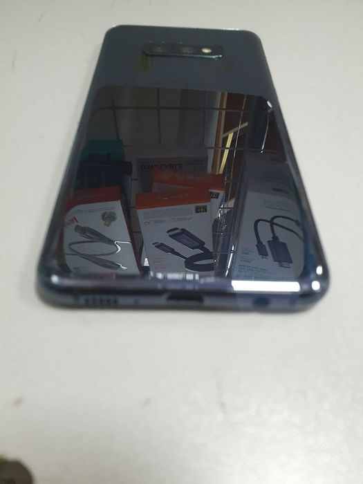 Samsung S10E 6/128 gb