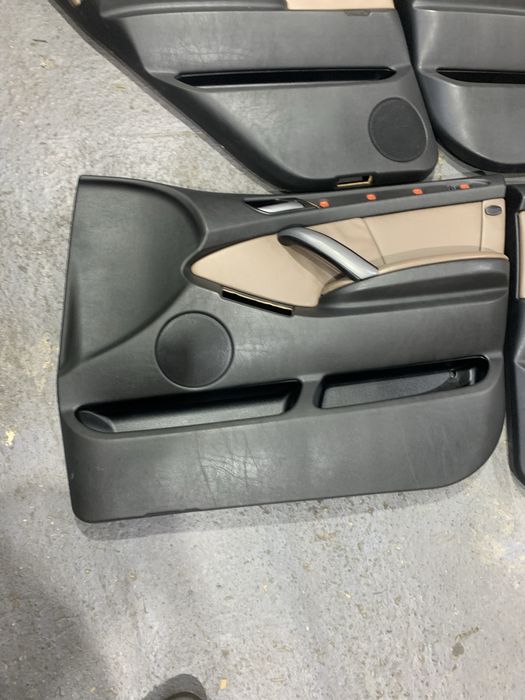 Сиденья е53 с картами в хорошем состоянии