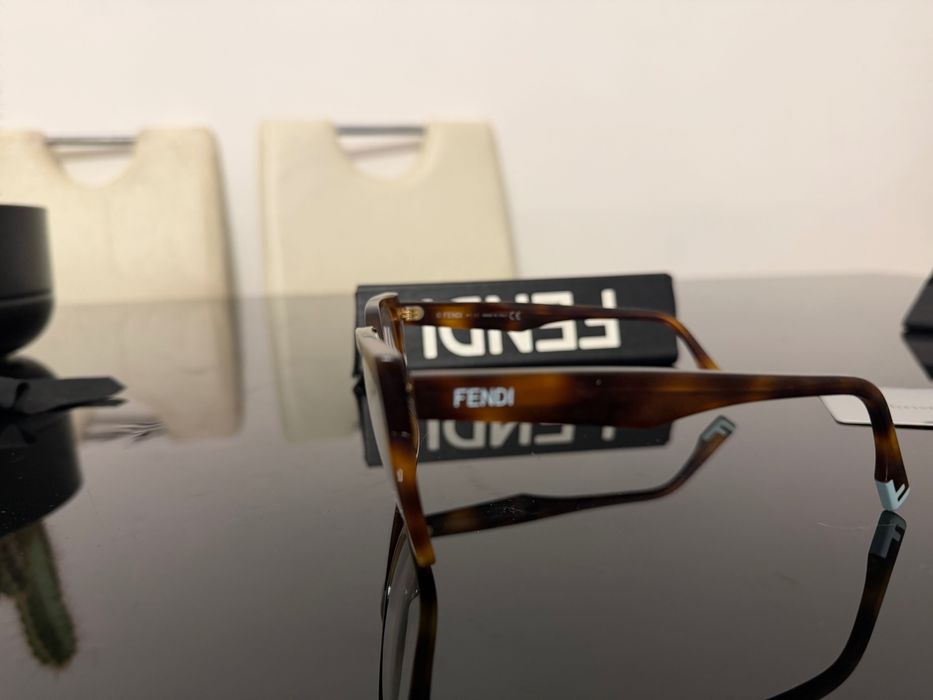 Armação de óculos Fendi