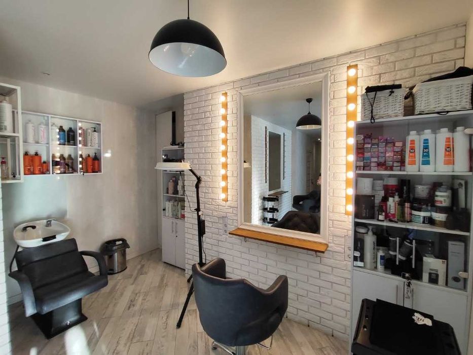 OS4 Сдам в аренду рабочее место парикмахера барбер метро Дворец спорта