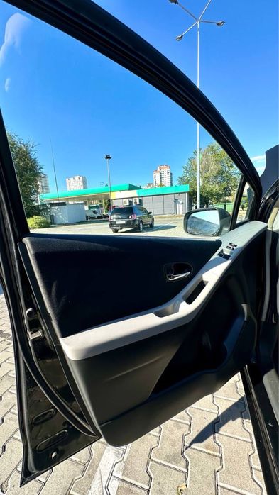 Yaris 1.33 бензин 2009 року