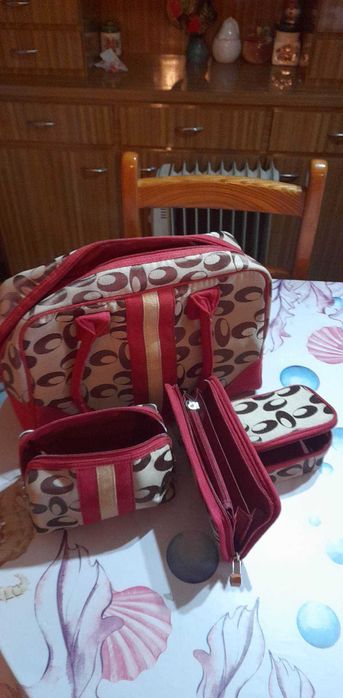 carteira ,mala ,porta moedas e necessaire