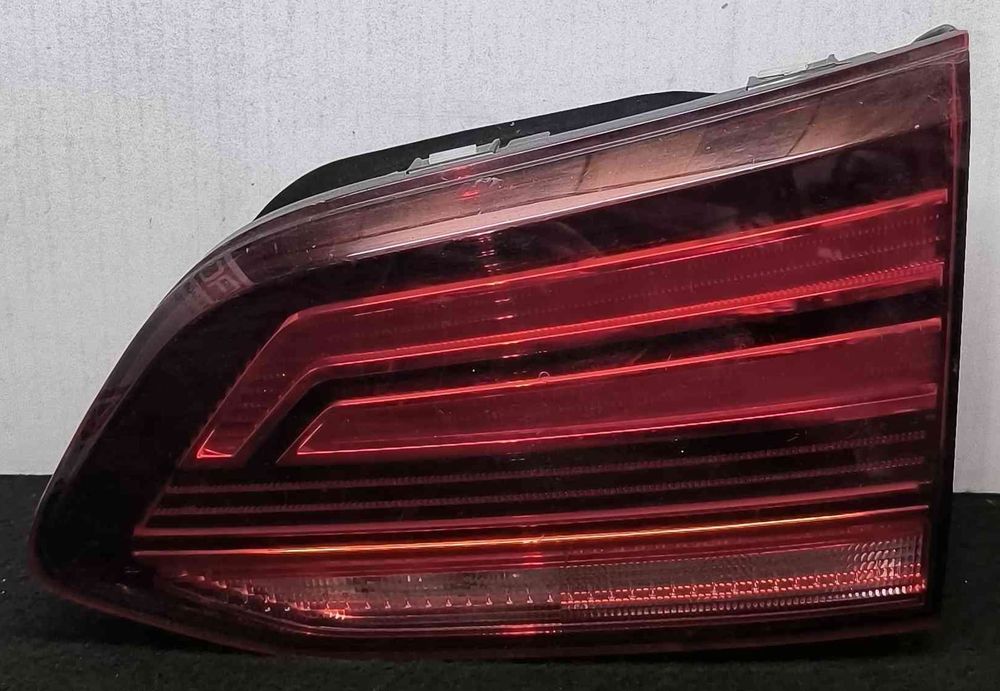 Farolim da Mala Direito 5G9945094H - VW GOLF VII