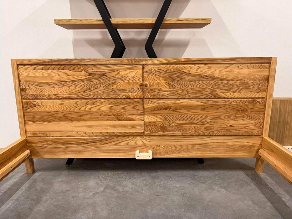 Łóżko po materac 180x 200. Wykonane z drewna jesionowego