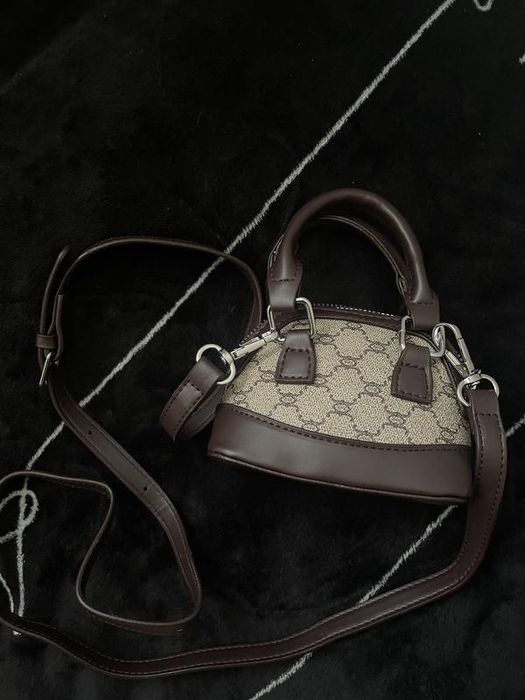 Жіноча міні сумка з ремінцем