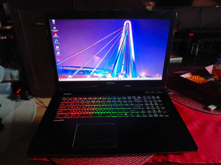 Laptop MSI 17.3" - i7 8x2.60GHz/16GB DDR4/GTX 1060/SSD+HDD/WIN 11