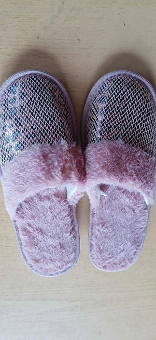 новые женские комнатные тапочки