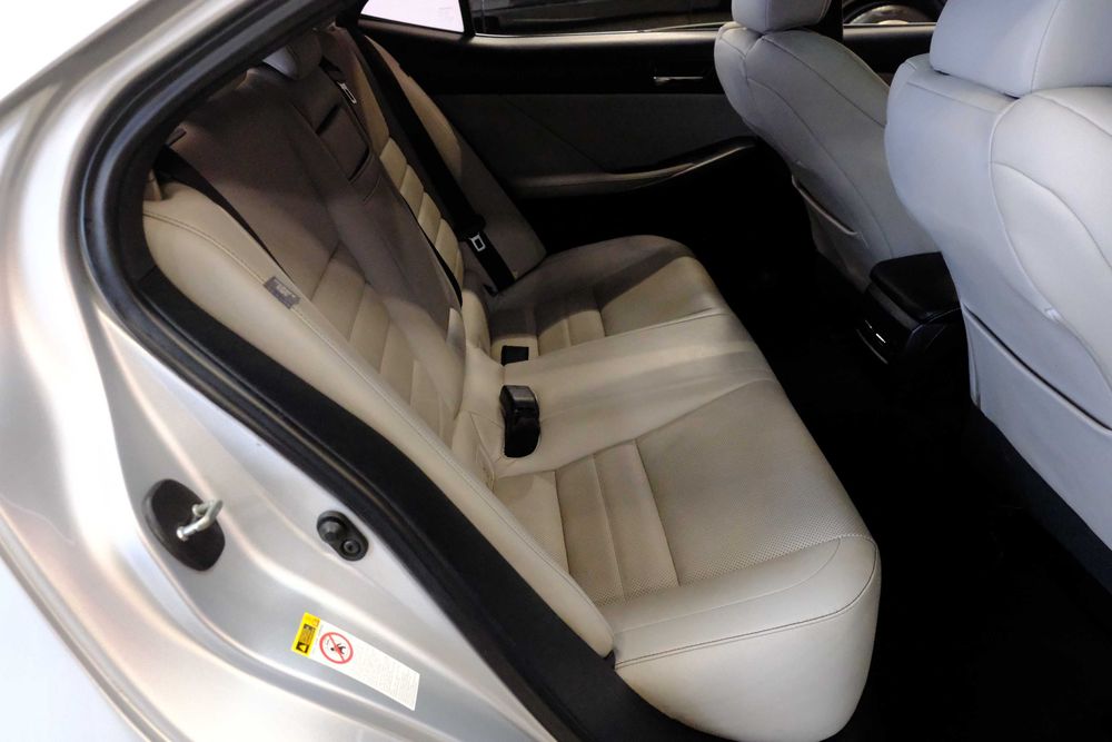Lexus IS 2015 сірий
