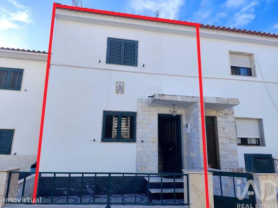 Moradia em banda T3 em Borba (Matriz) de 76,8 m2