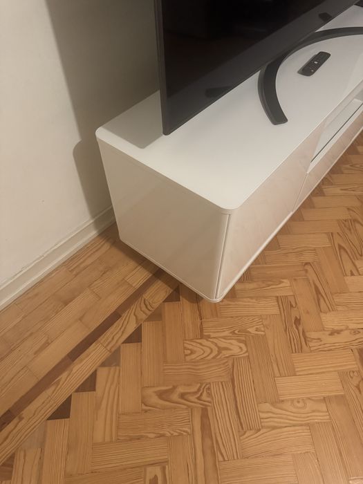 Movel Tv Ikea branco brilhante