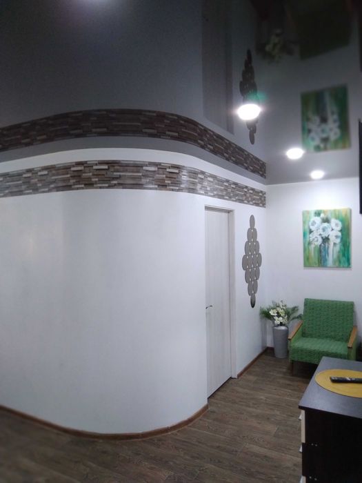 квартира посуточно почасово  ВАРИАНТЫ 1 этаж цена договорная