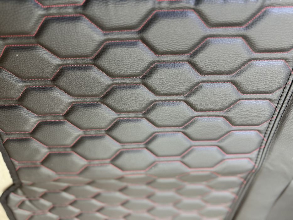 Dywaniki pikowane Scania haft komputerowy plaster miodu haft