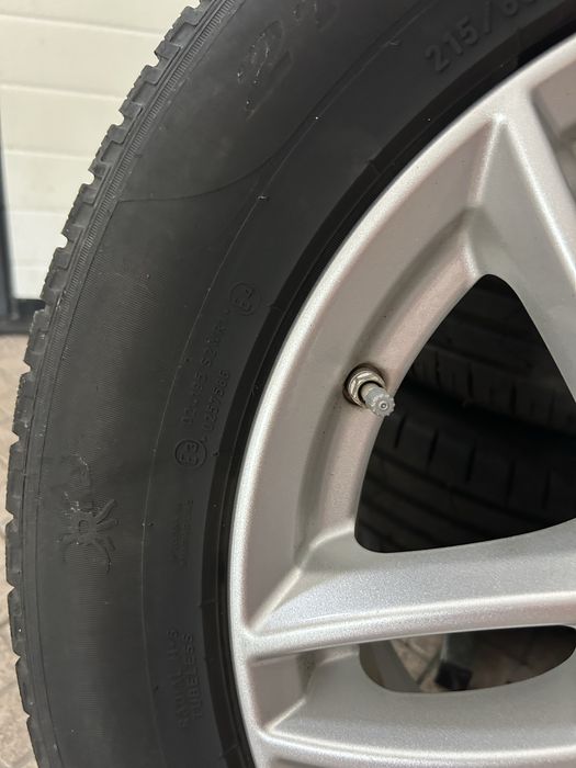 Conjunto Jantes Pneus 215/65 R16