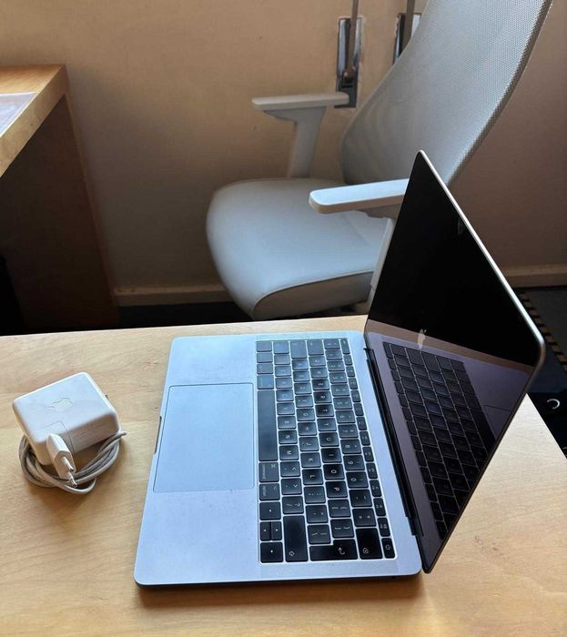 MacBook Pro 13" 2017 i5 2.3GHz | 16GB RAM | 500GB SSD | Excelente Estado