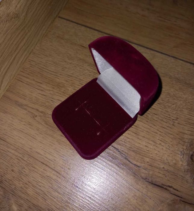 Футляр для прикрас/каблучки/набору. Коробочка