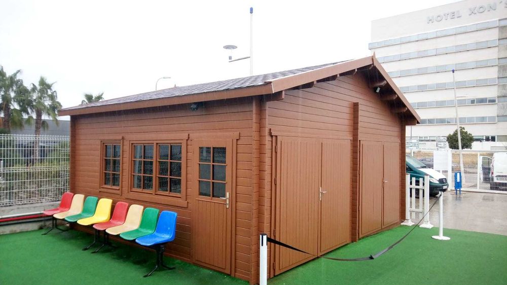 GARAGEM DE MADEIRA PRE-FABRICADO (3 tamanhos diferentes)