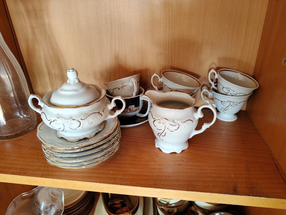 Elegancki serwis do kawy / herbaty biało-złoty, porcelana PRL vintage