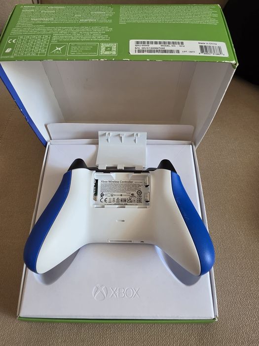 Comando Xbox Series X|S / PC - Shock Blue (Original + Caixa)
