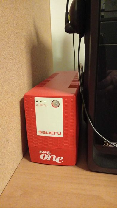 Computador de escritorio + monitor