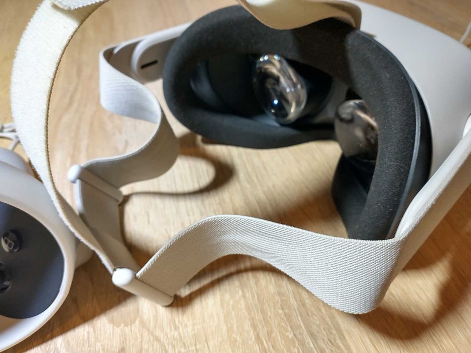 Очки шлем виртуальной реальности Oculus Quest 2