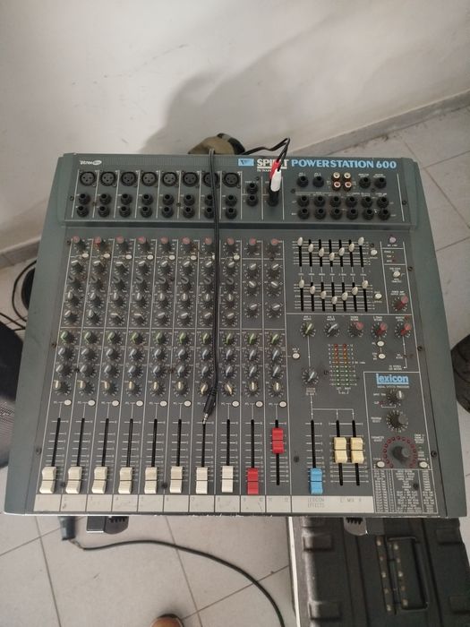 Vendo mesa mistura Amplificada