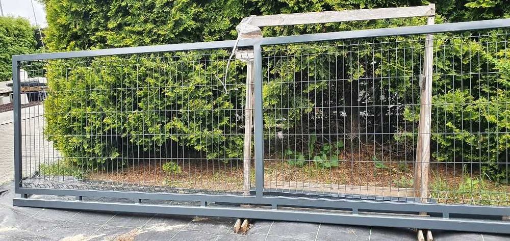 Brama przesuwna panelowa 4m x 1,5 m prawa antracyt