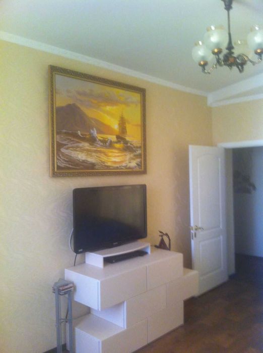 Продається 2-кімнатна квартира