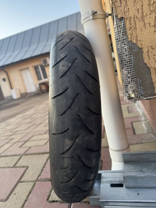 Шина на мото передня Bridgestone  120/70zr17m/c 58w