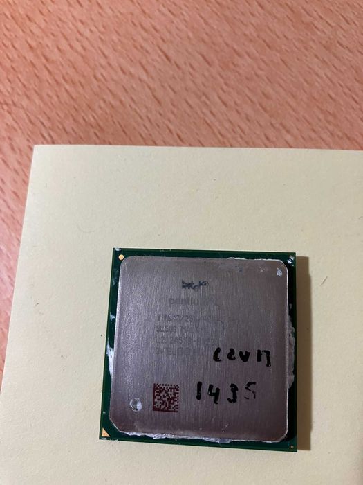 Intel® Pentium® 4 - 1,70 GHz, cache 256 K, BUS 400 MHz64738893286786124