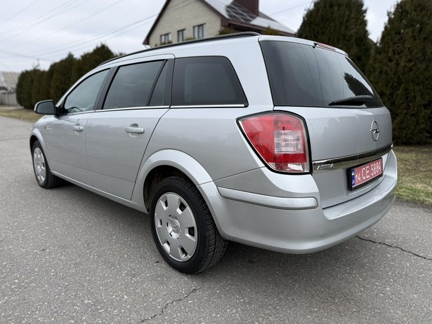 Продам Opel Astra H Station Wagon 1.7d 2010г