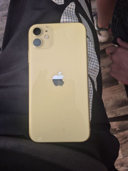 Продам iPhone 11