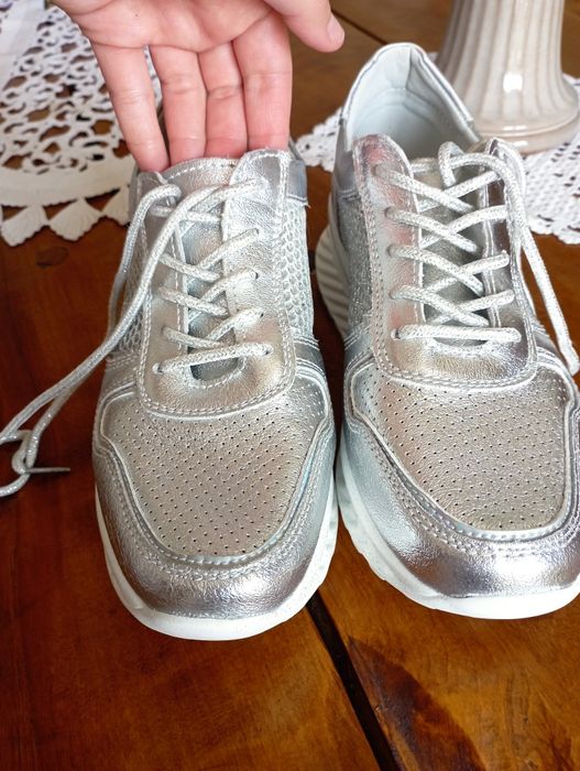 Adidasy Sneakersy skórzane ażurowe