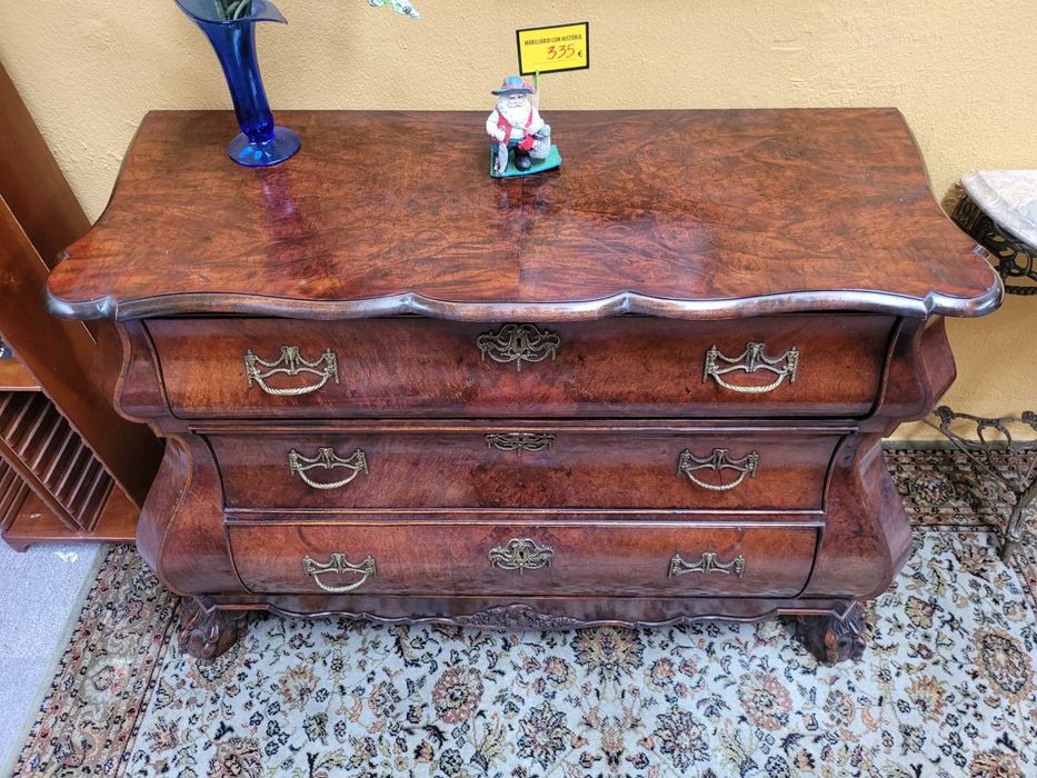 Cómoda muito antiga de barriga - Bom estado g