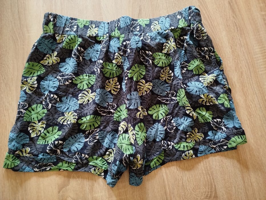 Lekkie letnie spodenki rozmiar 42