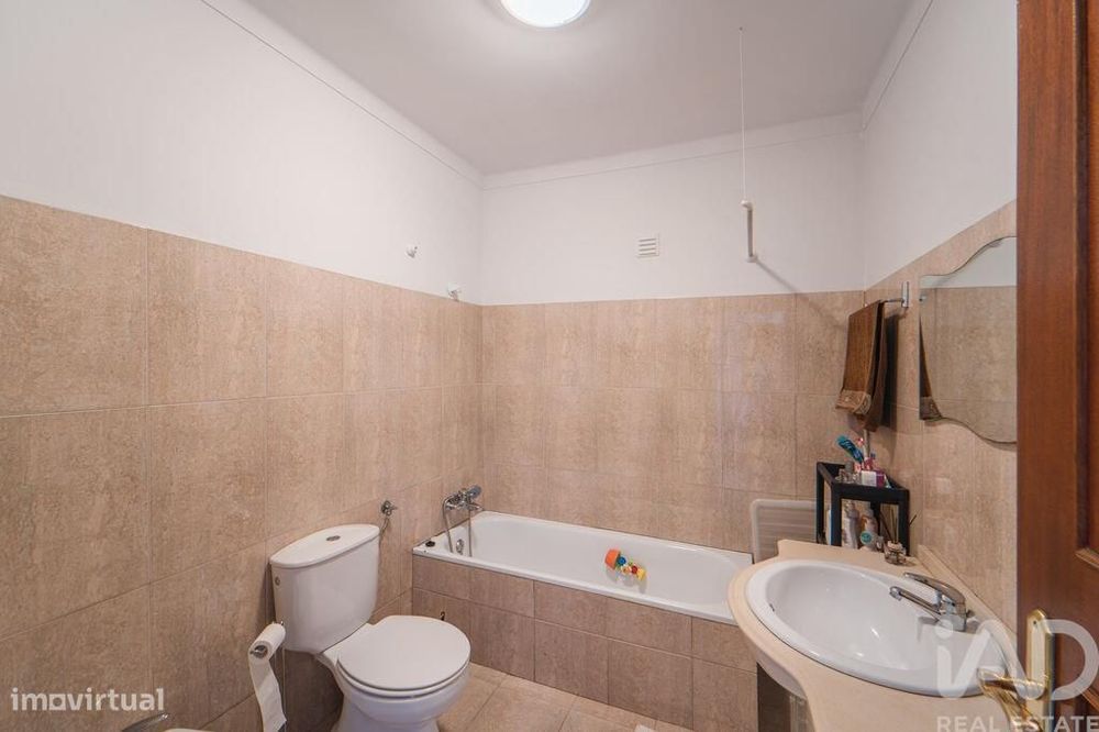 Apartamento T2 em Chafé de 88 m2
