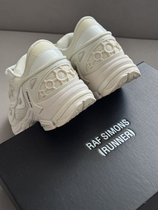 38-45 RAF SIMONS Pharaxus White Beige