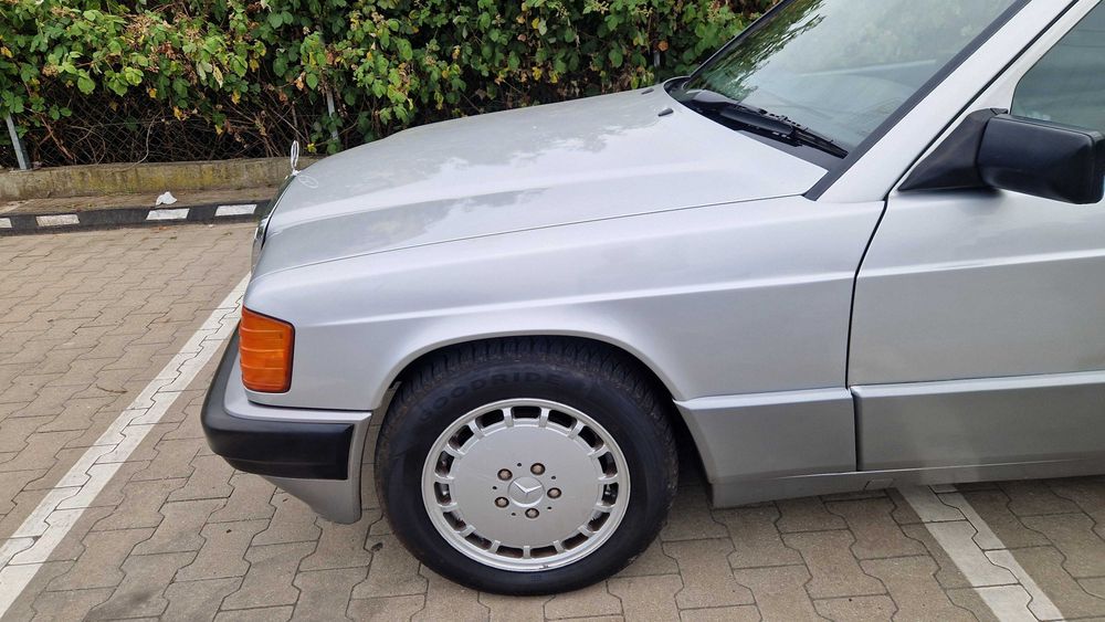 Mercedes-Benz Seria 190