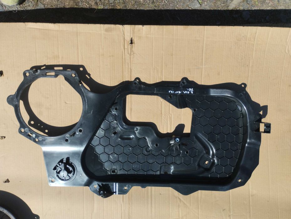 РОЗБІРКА ШРОТ ЗАПЧАСТИНИ ОРИГІНАЛ Б/У Tesla Model 3 двері бампер кермо