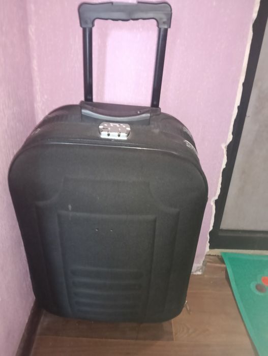 чемодан дорожный