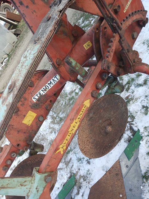 Плуг Квернеленд двокорпусний.