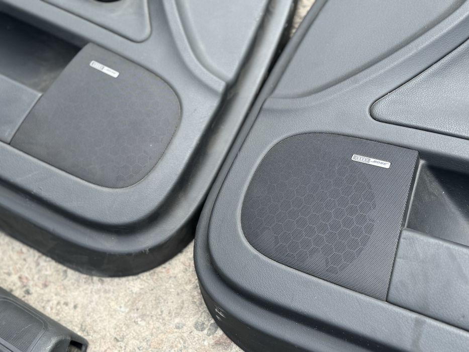 Карта дверей audi a4 b7 шкіра чорна комплект карт ауді а4 б7 салон Bose