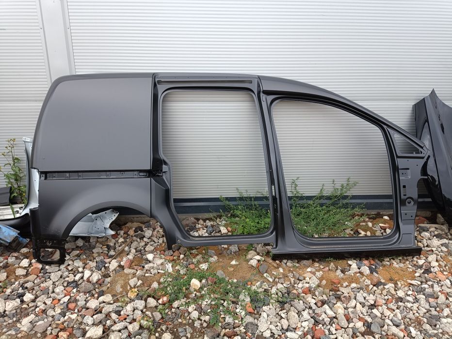 Volkswagen VW Caddy 2k5 poszycie boku błotnik tył tylny nowy blaszak
