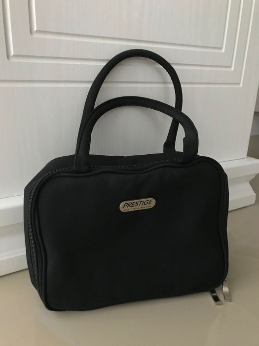 Сумка-косметичка, чорна косметичка